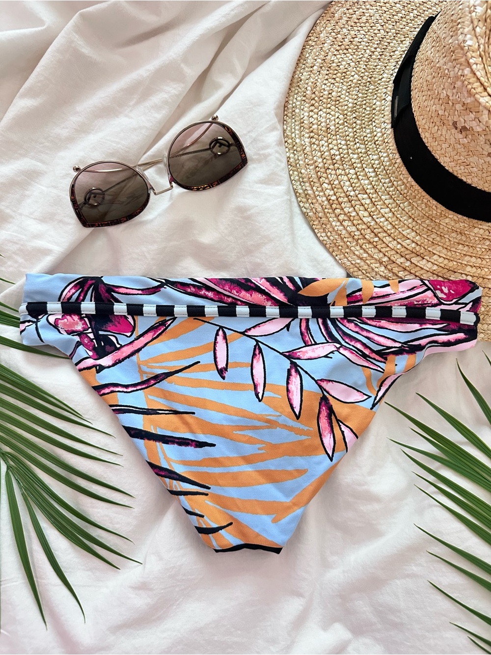 NWOT Maaji Reversible Black & Multicolor Women’s Bikini Bottom - Picture 3 of 5